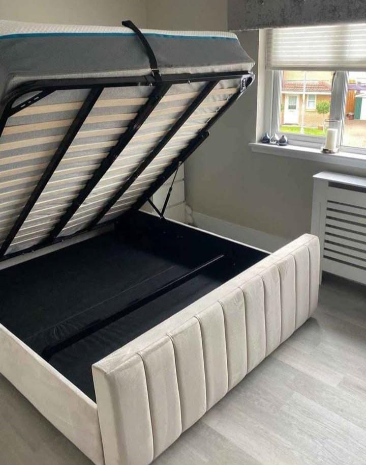 Modern Panel Bed Frame  Sturdy Wooden Platform Bed with Headboard
